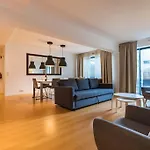 Downtown 2-Bedroom Apartment W/Terrace
