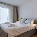 Downtown 2-Bedroom Apartment W/Terrace