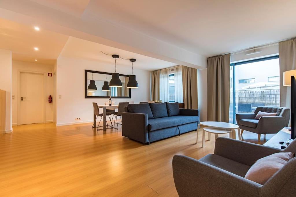 Apartment Downtown 2-bedroom W/terrace *