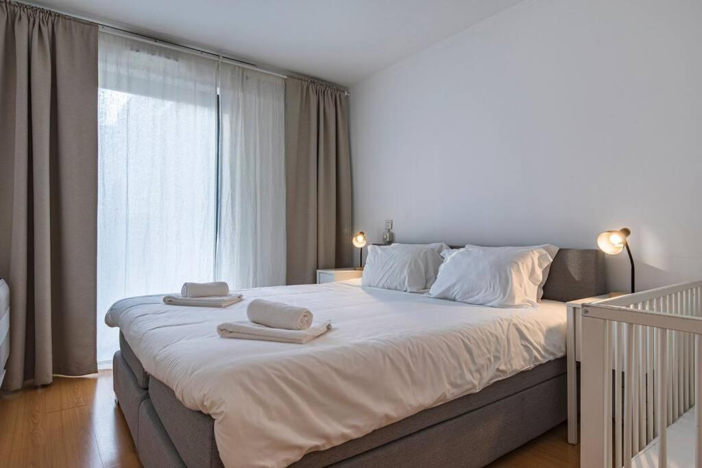 Downtown 2-bedroom W/terrace Apartment *