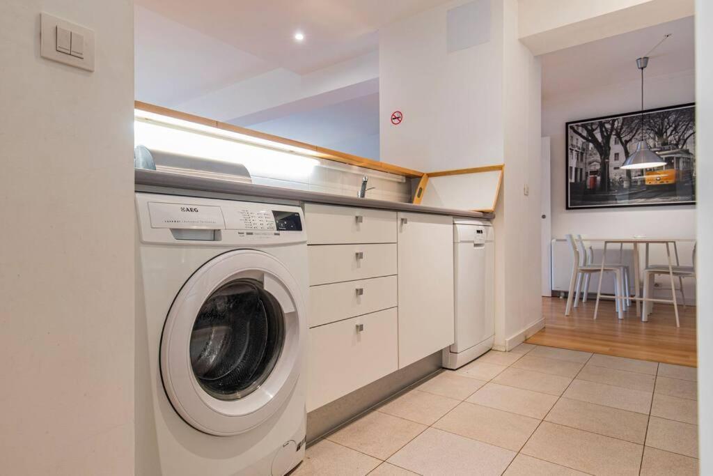 Apartment Downtown 2-bedroom W/terrace Lissabon