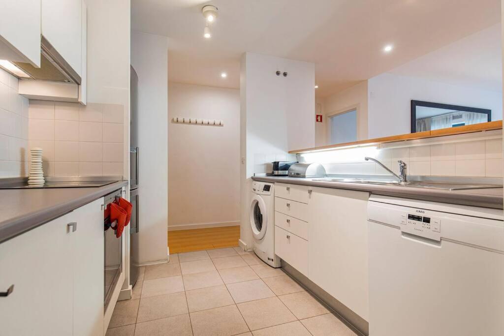 Downtown 2-bedroom W/terrace